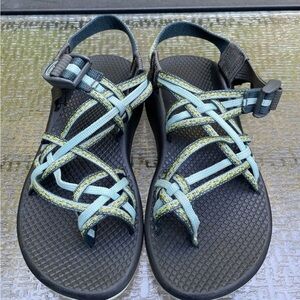 Chaco’s ZX3 Classic Triple Strap stardust teal/green